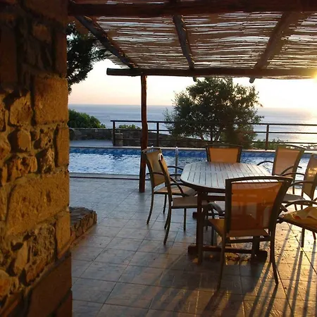 Lefkothea Is A Luxury With Its Own Pool Overlooking The Sea. Villa *